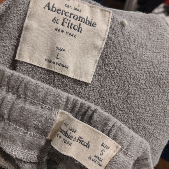 Abercrombie & Fitch sleep set - Picture 3 of 3